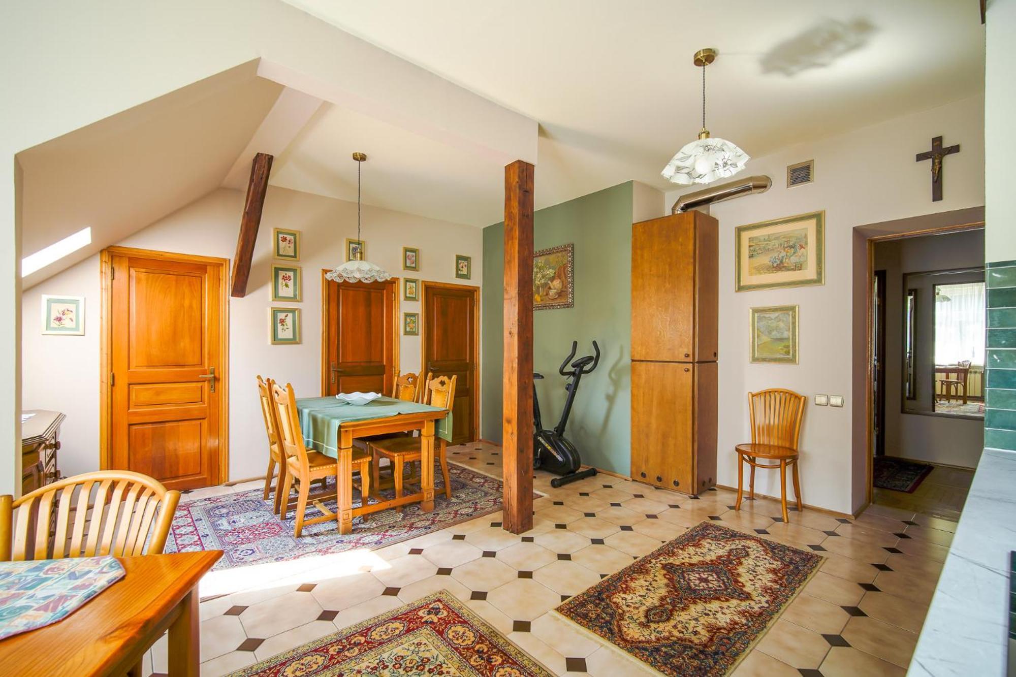 Apartment Painter's House